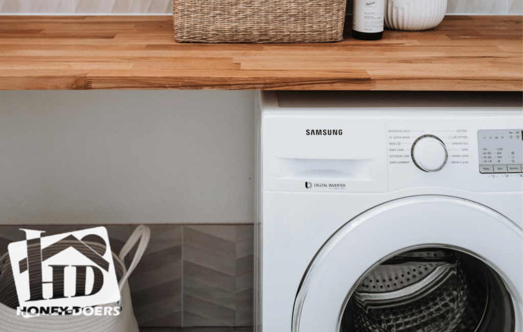 laundry room in mudroom